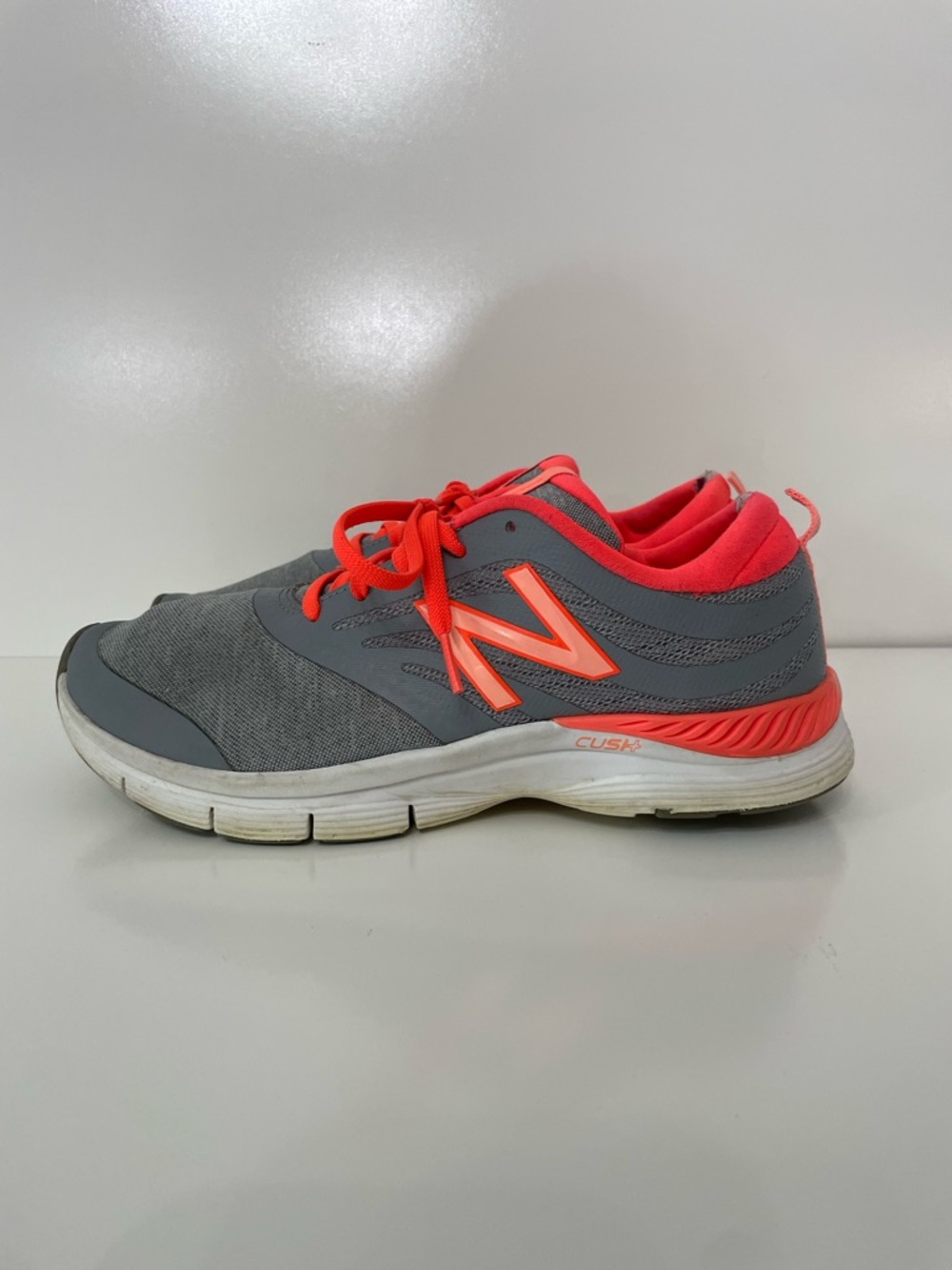New Balance 715 Bright Orange and Gray Athletic Sneakers, size 10